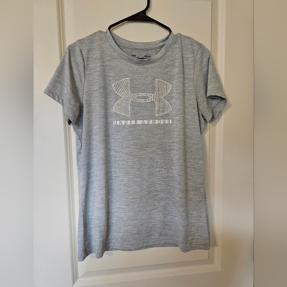 Under Armour t-shirt, featuring a gray base color and a printed l - Picture 1 of 3